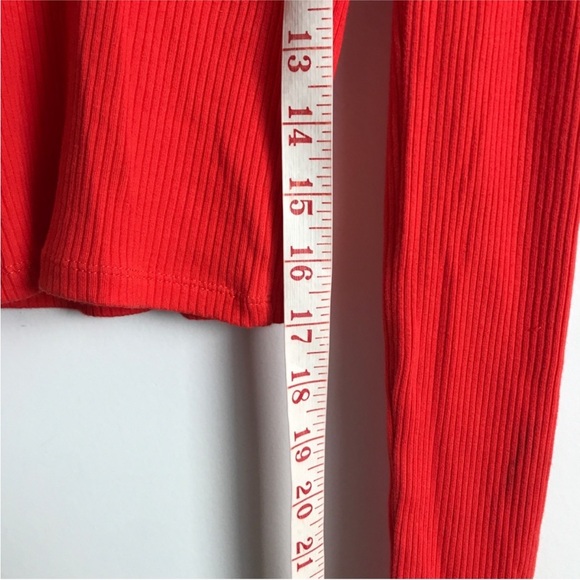 TOPSHOP Long Sleeve Ribbed Cropped Top in Red sz 4 EUC - Picture 7 of 8